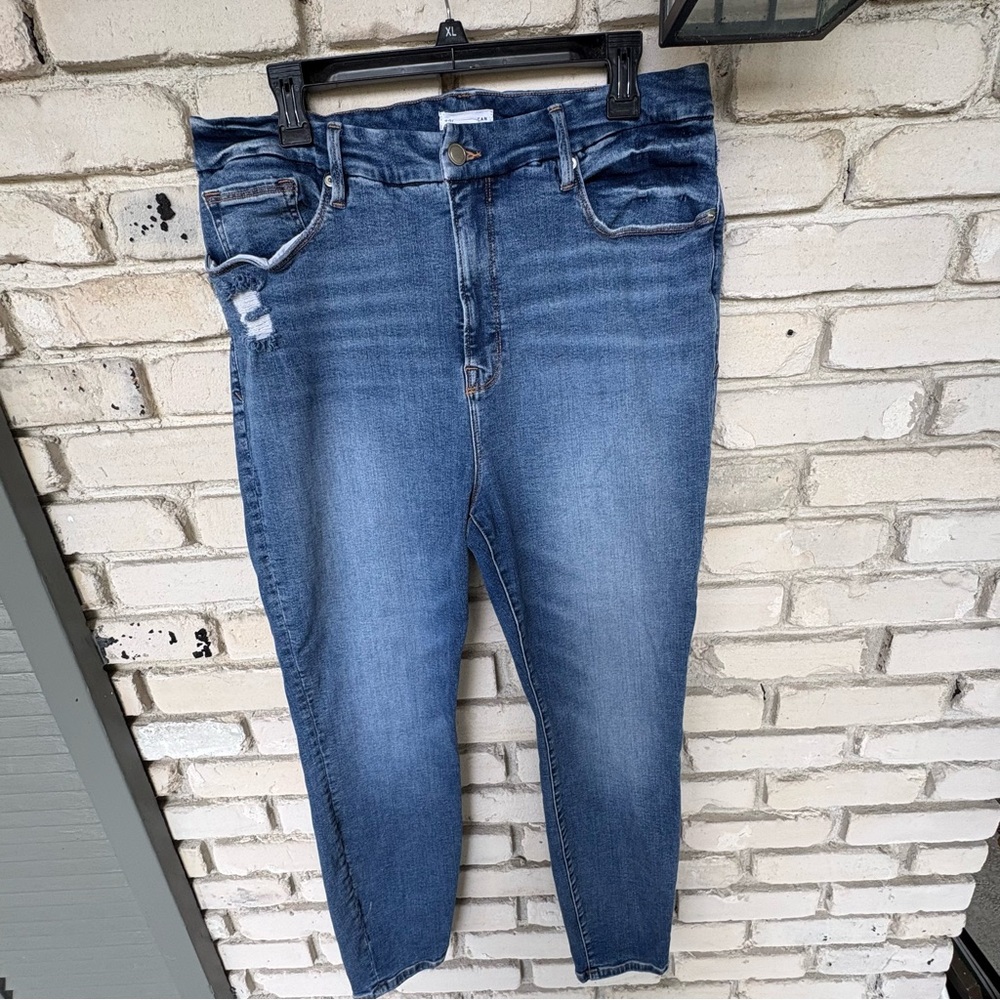 Good American Women's Skinny Jeans in Medium Blue Wash